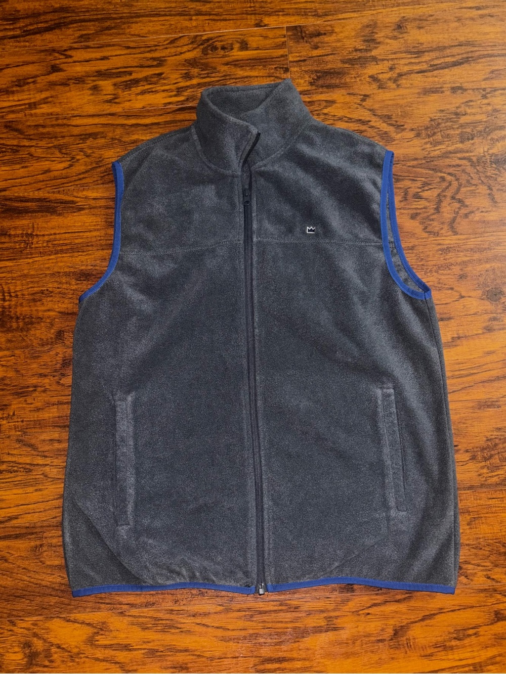 Crown & Ivy Men's Fleece Vest Gray with Blue Trim Embroidered Crown Logo Zip-Up